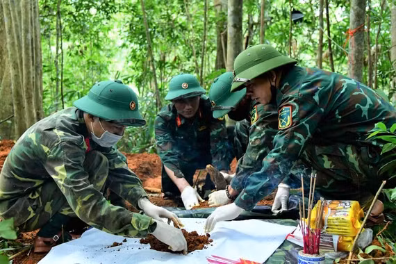 Liên tiếp phát hiện, quy tập nhiều hài cốt liệt sĩ ở Quảng Trị