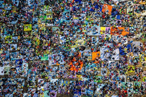 Du khách phủ kín chân núi Bà Đen trong đêm hội xuân