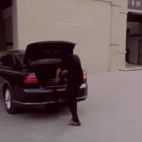 Cũng thông minh nhưng thiếu chút may mắn.