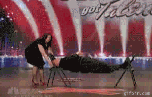 Chắc tại anh ta nặng quá đây mà.