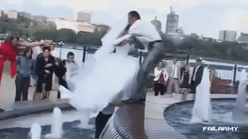 Mệt mỏi cả ngày rồi tắm cái cho mát cũng được.