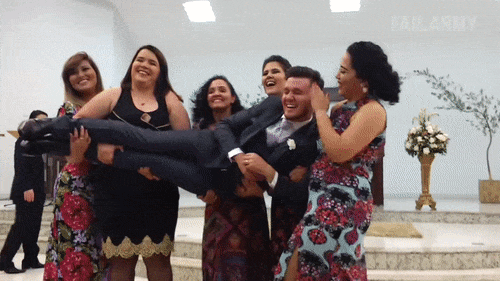 Cái tội bỏ các chị đi lấy vợ nè.