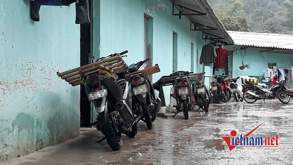 Xóm trọ của những cửu vạn vùng biên.