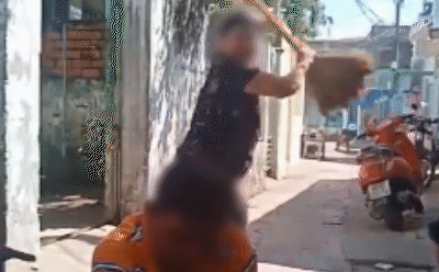 Chong ngoi danh bac, vo cam choi xach co ao loi ve