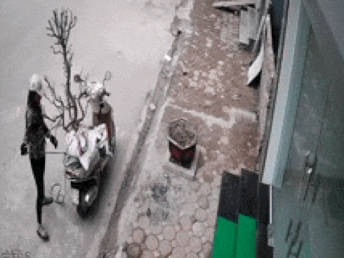 Tin moi ve cap vo chong di o to trom dao luc nua dem-Hinh-2