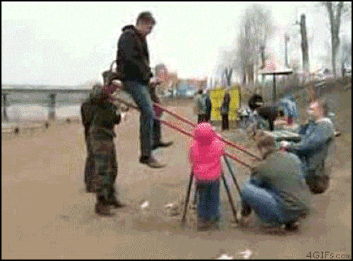 Cuộc sống muôn màu hơn khi có lũ bạn "khốn nạn" thế này.