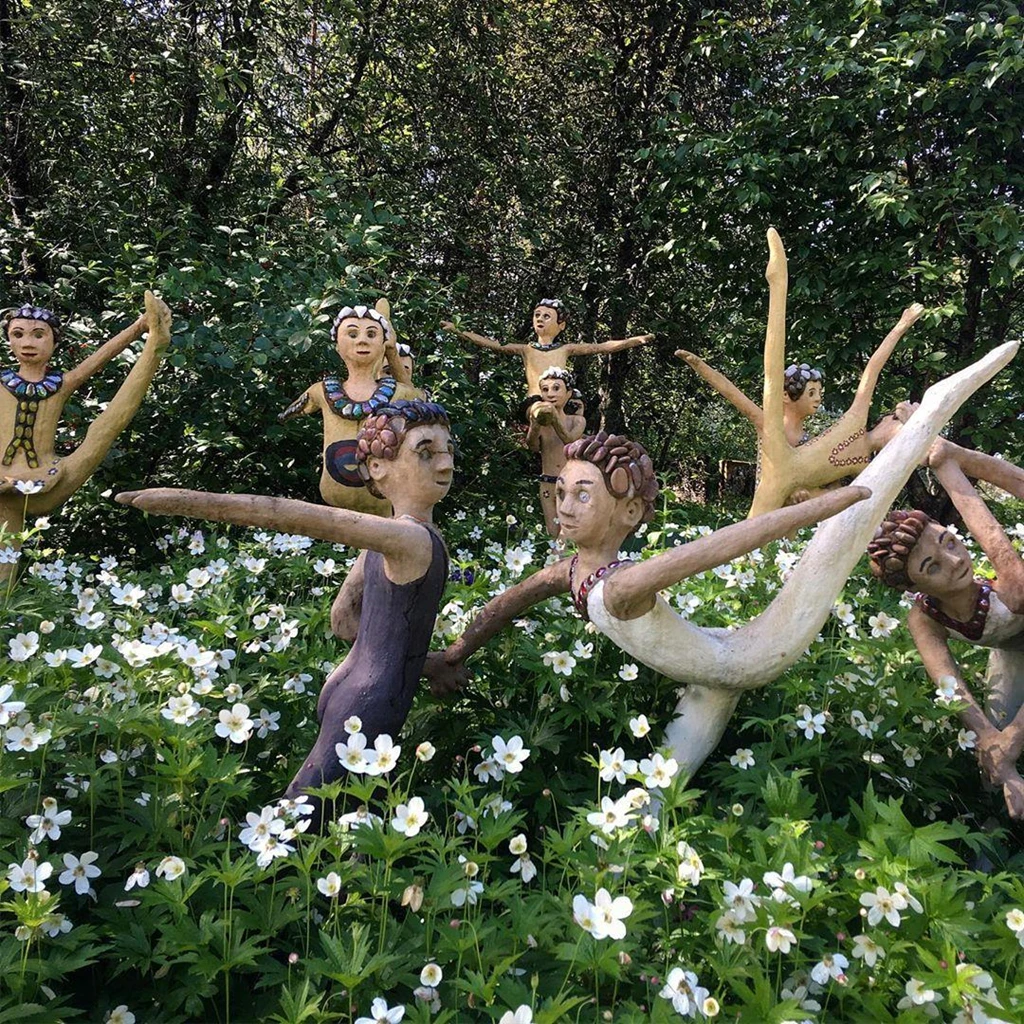 Những bức tượng phát ra âm thanh kỳ quái ở công viên Phần Lan