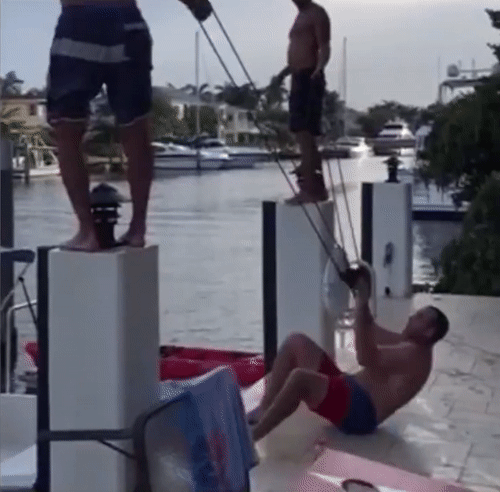 Đừng dại dột tin tưởng đứa bạn thân "khốn nạn".