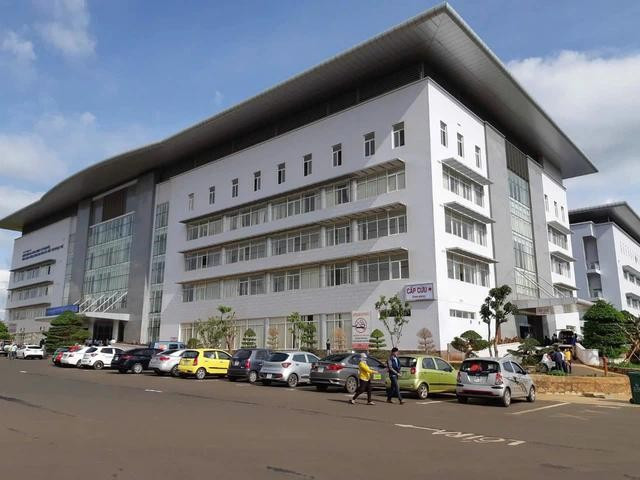 Bệnh viện Đa khoa vùng Tây Nguyên đã xác nhận thực hành cho 4 người được cấp chứng chỉ hành nghề ccg.jpg