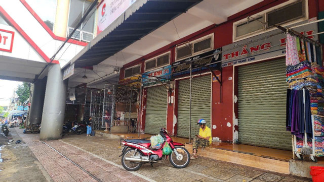 Nhiều cửa hàng ngoài mặt tiền đường tại Chợ trung tâm TP Buôn Ma Thuột đóng cửa z6673820104525-5819081aa77e03b3a46af97e9d91ba58.jpg