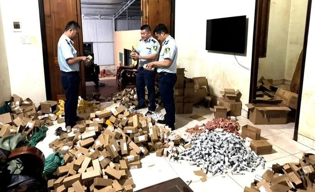 Phát hiện hơn 3.300 sản phẩm mỹ phẩm trôi nổi ở Đắk Lắk