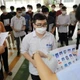 Hơn 7.000 thí sinh bước vào kỳ thi đánh giá tư duy của Đại học Bách Khoa. (Ảnh: Thanh Tùng/TTXVN).