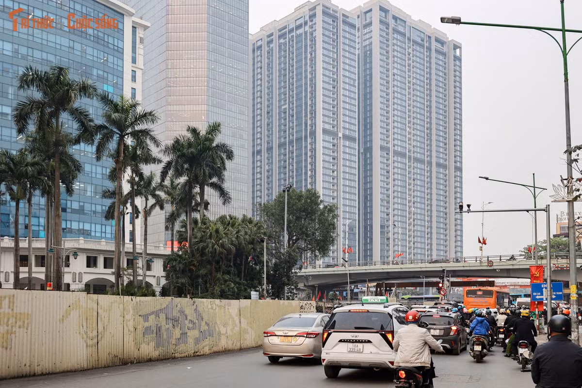 Khi đi vào khai thác, tuyến metro số 5 sẽ góp phần giảm ùn tắc trên trục Nguyễn Chí Thanh – Trần Duy Hưng. Đồng thời, việc kết nối với metro số 3 (Nhổn - Ga Hà Nội) giúp việc đi lại bằng đường sắt đô thị thuận tiện hơn.