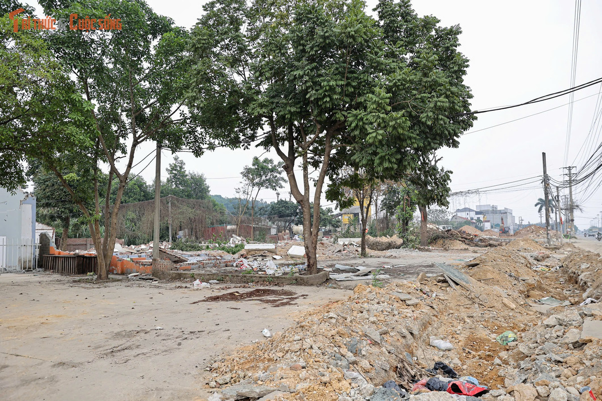 Theo Ban Quản lý Đường sắt đô thị Hà Nội, mặt bằng dự án đã bắt đầu được bàn giao cho Tổng thầu EPC từ ngày 1/3/2026. Dự kiến, khu gian đầu tiên S6–S7 sẽ được khởi công từ 17/3, các đoạn tiếp theo triển khai từ 1/4.