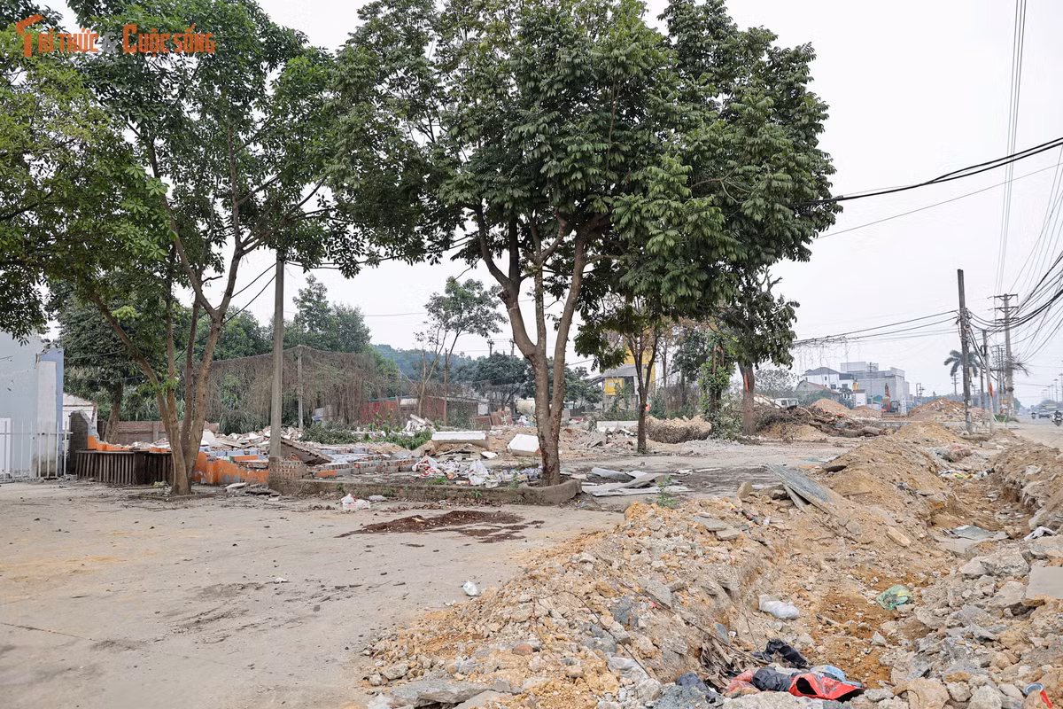 Theo Ban Quản lý Đường sắt đô thị Hà Nội, mặt bằng dự án đã bắt đầu được bàn giao cho Tổng thầu EPC từ ngày 1/3/2026. Dự kiến, khu gian đầu tiên S6–S7 sẽ được khởi công từ 17/3, các đoạn tiếp theo triển khai từ 1/4.