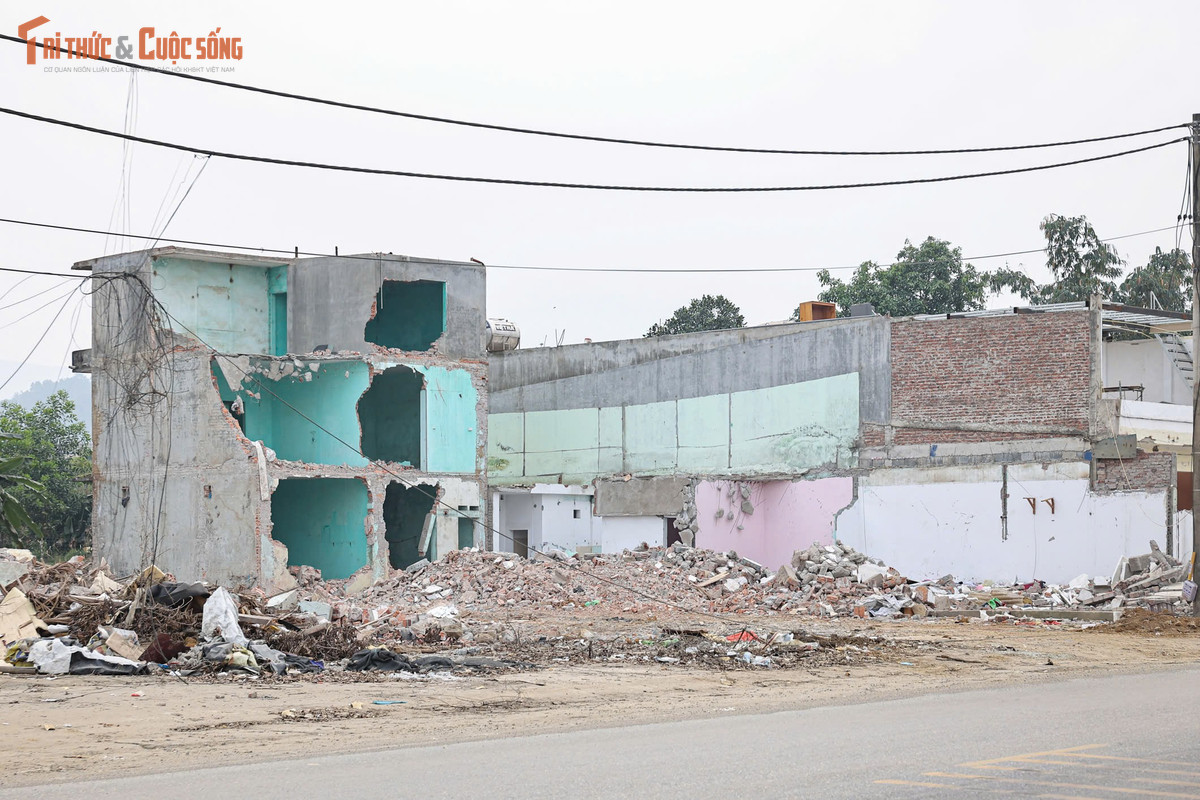 Nhiều hộ dân đã di dời, bàn giao đất cho đơn vị thi công.