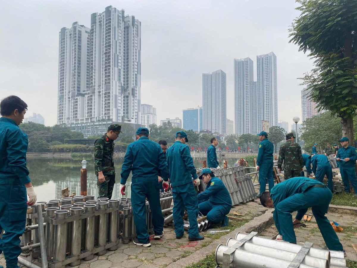 Các ống phóng được làm bằng chất liệu kim loại, có các đường kính khác nhau để phù hợp với kích cỡ từng loại pháo hoa.