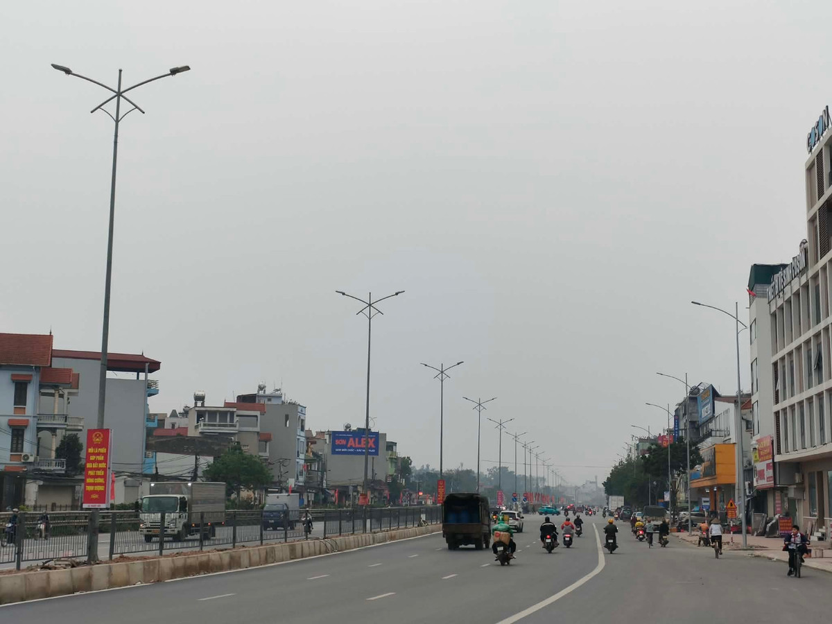 Sau hơn 15 năm triển khai, dự án cải tạo, mở rộng Quốc lộ 1A đoạn Văn Điển - Ngọc Hồi đã được thông tuyến, góp phần thay đổi diện mạo giao thông tại cửa ngõ phía Nam Hà Nội. Tuyến đường được mở rộng từ 4 lên 8 làn xe, mặt cắt ngang gần 40m, tạo không gian lưu thông rộng rãi hơn so với tình trạng chật hẹp, ùn tắc kéo dài trước đây.