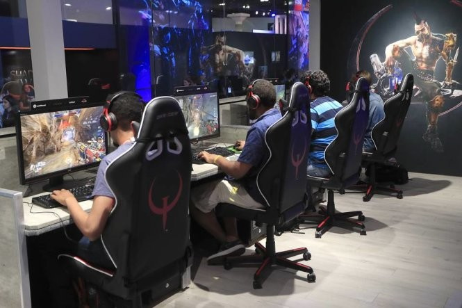 Sau khi thực hiện hàng loạt các biện pháp nghiệp vụ, Ban chuyên án cũng lọc ra đối tượng Vũ Tiến Long (SN 1998, ở thôn Đà Sơn, xã Hà Bắc), là kẻ nghiện game, không chịu làm ăn, thường xuyên có biểu hiện trộm cắp vặt. Long đã có 1 tiền án tội trộm cắp. Tuy nhiên, gia đình Long cho biết, từ trước ngày 2/10/2020, đối tượng đã lên TP Thanh Hóa làm thuê tại một quán cà phê. Khi xác minh thì không có người nào là Vũ Tiến Long đến làm thuê. (Ảnh minh họa, nguồn internet)