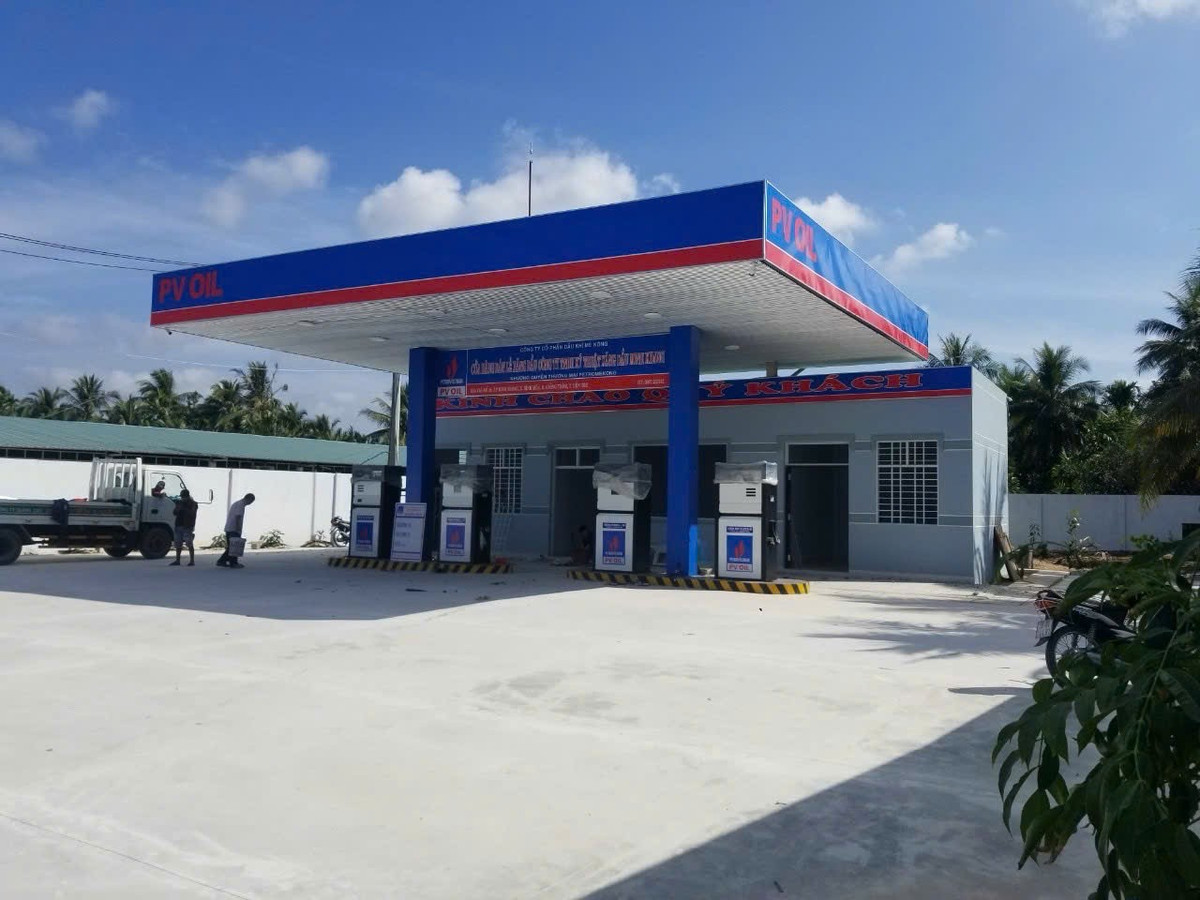 Trong lúc các manh mối của vụ án vẫn mờ nhạt thì cơ quan công an nhận được tin báo từ cây xăng tại Mê Linh về việc một nữ nhân viên nhiều ngày không đi làm. Cùng thời điểm đó, một gia đình tại Hoà Bình đến trình báo con gái họ là chị Bùi Thị N. (SN 1981) hiện đang làm việc tại Mê Linh đã hơn 2 tháng không liên lạc với gia đình, điện thoại cũng tắt máy. (Ảnh minh họa, nguồn internet)