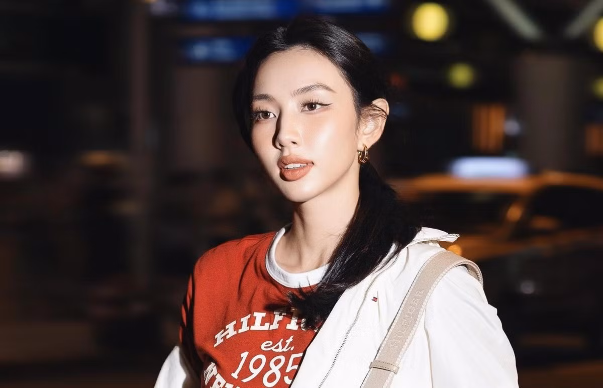 Trước những tranh cãi, Thùy Tiên đã phải lên tiếng. Nàng hậu thừa nhận khi xóa danh hiệu, theo cô đơn thuần đây là trang cá nhân và sẽ viết một lời nào đó theo đúng suy nghĩ, cảm xúc. Sau đó, vì bận công việc cô chưa cập nhật đoạn giới thiệu sau khi đã xóa danh hiệu cũ. "Tôi xin nhận lỗi, đây là lỗi của bản thân tôi trước. Tôi đã suy nghĩ mọi thứ hơi đơn giản, vô tâm, vô tư", nàng hậu nói. Sự việc trở nên lùm xùm khi người hâm mộ lan truyền thông tin cô gỡ danh hiệu và những suy đoán tiêu cực. Bà Teresa - Phó chủ tịch của MGI trao đổi với Thùy Tiên về việc này, cô nhận ra sự nhạy cảm của vấn đề và nhanh chóng đăng lại danh hiệu.