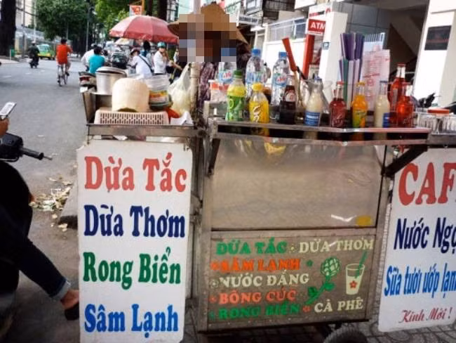 Quá trình đi tìm hiểu về cái chết của chị H, khi trinh sát ngồi uống nước ở ven đường, được nghe người bán nước kể, cách đây vài năm, có 1 người vốn từng công tác tại xí nghiệp đã giải thể này từ Hà Nội vào chơi. Anh ta kể, trong một lần đến ngôi chùa ở Hà Nam, sư thầy biết anh từng làm ở Nghi Phú đã hỏi liệu anh có biết cô gái tên H ở địa phương này vì sao lại chết oan và có người phải lên chùa làm lễ cầu siêu hay không? Từ câu chuyện vu vơ bên quán nước, các trinh sát tìm tới ngôi chùa và gặp được vị sư thầy. (Ảnh minh họa, nguồn internet)