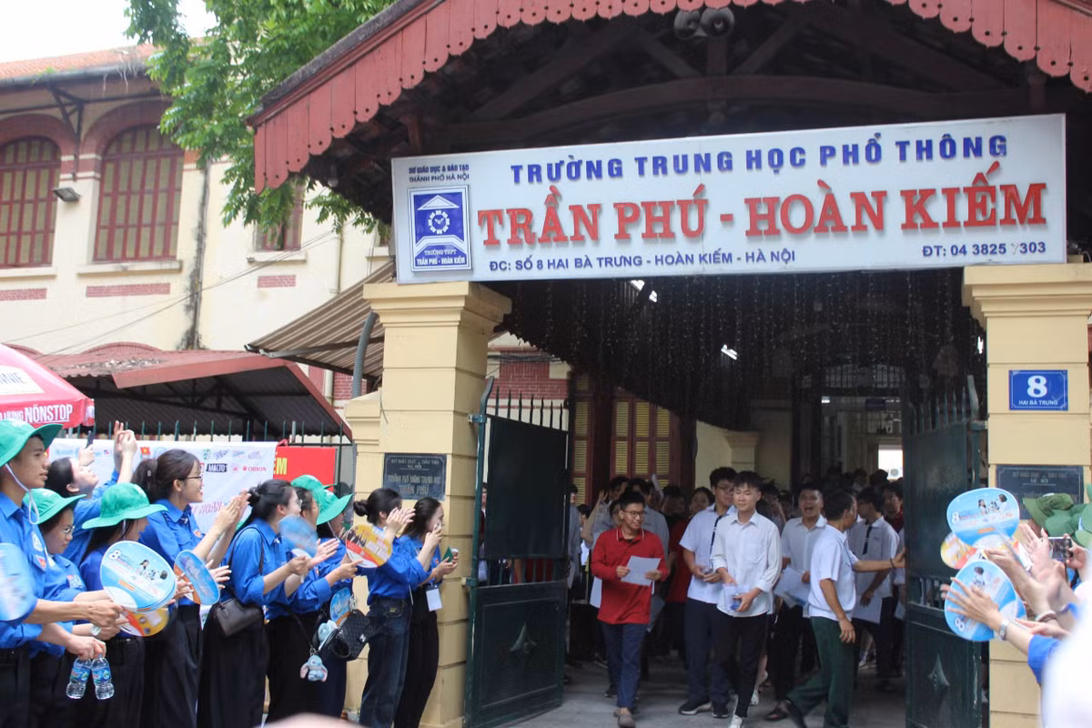 9h 35 sáng 26/6, hơn 1,15 triệu thí sinh cả nước hoàn thành bài thi môn ngữ Văn - kỳ thi tốt nghiệp THPT 2025.