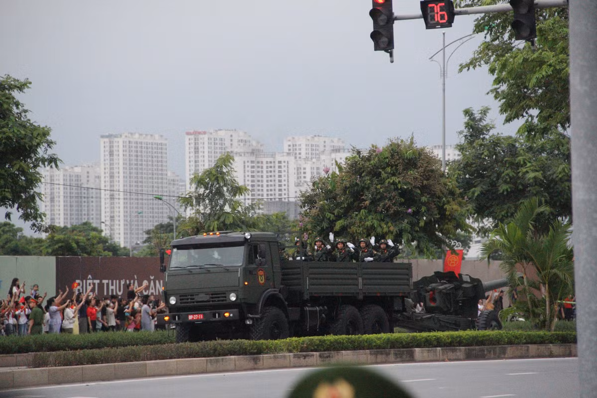 Lực lượng tham gia tổng hợp luyện có hơn 16.000 cán bộ, chiến sĩ, lực lượng vũ trang, quần chúng cùng 43 khối đi, 18 khối đứng và 14 khối xe cơ giới, khí tài hiện đại...