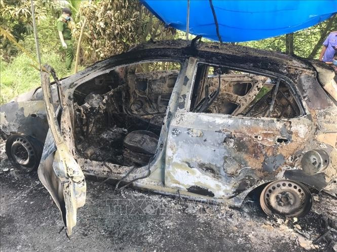 Vài giờ sau, Công an tỉnh Hà Nam nhận được thông tin từ Cục Cảnh sát Giao thông, họ cho biết chiếc xe này căn cứ trên số khung, số máy được cung cấp là của một hãng taxi tại Hà Nội. Một tổ công tác được cử đi Hà Nội để xác minh thông tin. Các anh được chủ hãng taxi cung cấp, người lái chiếc xe này là anh Nguyễn Đức T (trú tại Hà Nội). Trước đó, anh T có nhận một "cuốc khách" đi từ Hà Nội về Bắc Giang. Kể từ đó, không ai còn liên lạc được với người lái xe này nữa. (Ảnh minh họa, nguồn TTXVN)