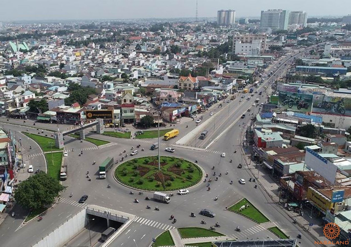 Thông tin từ Công an tỉnh Thanh Hóa cho biết, Nguyễn Văn Toàn có hộ khẩu thường trú tại Nga Sơn, Thanh Hóa. Năm 1987, Toàn lấy vợ ở xã Cẩm Châu (huyện Cẩm Thủy) và sinh được 2 con. Đến năm 1991, Toàn vào Đồng Nai sinh sống với người phụ nữ khac, sinh được 3 con. Sau đó, Toàn bỏ chị này và có quan hệ tình cảm với chị Nguyễn Thị Minh K (trú tại khu phố 3, phường Tam Hòa, TP Biên Hòa). Gia đình chị K. phát hiện Toàn đã có vợ con nên kịch liệt phản đối, nhưng chị K. vẫn tiếp tục mối quan hệ mập mờ với Toàn. (Ảnh minh họa, nguồn internet)