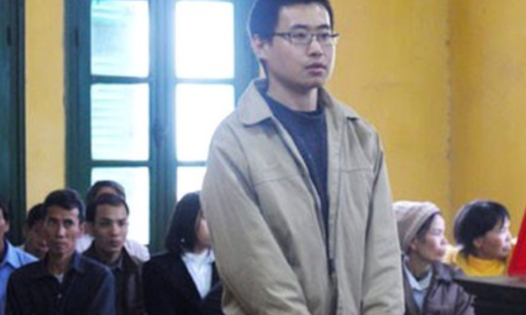 Khi chị H đi vào nhà vệ sinh, Jong lao đến đẩy ngã nạn nhân ra sàn rồi dùng hai tay xiết cổ. Một lúc sau thấy chị H đã chết, Jong nghĩ cách phi tang. Anh ta nhét xác nạn nhân vào chiếc va ly rồi thuê taxi đi ra khu đất vắng vẻ ven đường Hoàng Minh Giám. Tại đây, Jong tưới xăng lên rồi đốt với mục đích che giấu hành vi phạm tội của mình. Sau này, khi bị đưa ra xét xử, Jong đã phải nhận mức án tử hình.