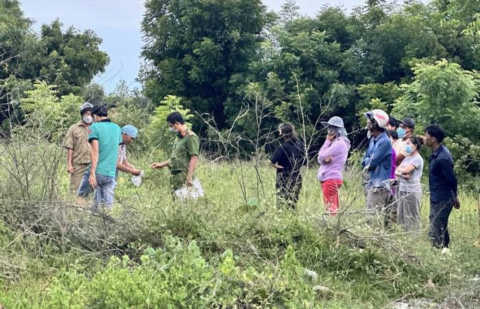 Nhận thấy đây là vụ án hiếp dâm trẻ em đặc biệt nghiêm trọng, ngày 14/6, lãnh đạo Công an thị xã Dĩ An đã tiến hành xác lập chuyên án điều tra. Bước đầu vào cuộc, ban chuyên án đã gặp rất nhiều khó khăn trong việc tìm manh mối “yêu râu xanh”. Bởi em L.A quen đối tượng qua mạng xã hội, gặp nhau vài lần, chỉ biết tên là Trí, ngoài ra nạn nhân không biết gì về nhân thân, lai lịch và chỗ ở, đối tượng cũng không sử dụng xe máy, điện thoại. (Ảnh minh họa, nguồn intrernet)