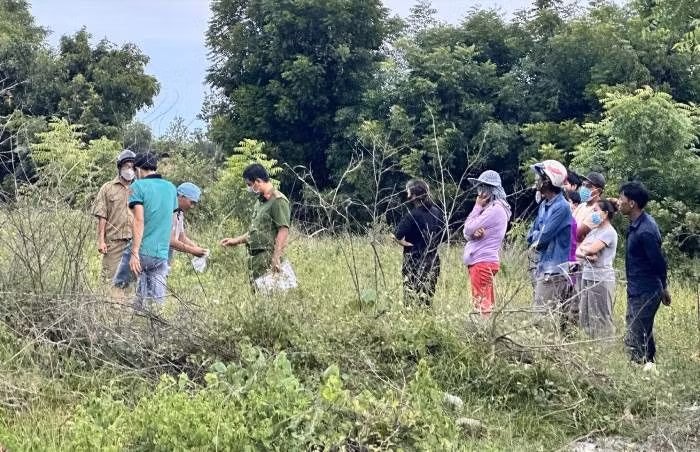 Nhận thấy đây là vụ án hiếp dâm trẻ em đặc biệt nghiêm trọng, ngày 14/6, lãnh đạo Công an thị xã Dĩ An đã tiến hành xác lập chuyên án điều tra. Bước đầu vào cuộc, ban chuyên án đã gặp rất nhiều khó khăn trong việc tìm manh mối “yêu râu xanh”. Bởi em L.A quen đối tượng qua mạng xã hội, gặp nhau vài lần, chỉ biết tên là Trí, ngoài ra nạn nhân không biết gì về nhân thân, lai lịch và chỗ ở, đối tượng cũng không sử dụng xe máy, điện thoại. (Ảnh minh họa, nguồn intrernet)