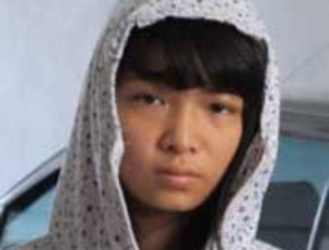 Qua sàng lọc những cô gái khác có quan hệ bạn bè, tình cảm với anh Đ, mọi sự tập trung được hướng đến Phùng Thị Thanh (18 tuổi, trú tại huyện Vĩnh Tường, Vĩnh Phúc). Thanh là học sinh lớp 12 một trường trên địa bàn huyện. Cô gái này có dáng người cao ráo, trùng với mô tả của nhân viên lễ tân nhà nghỉ. Qua các nguồn thông tin, trinh sát nắm được, Thanh vốn có tiếng chơi bời, quan hệ tình cảm với nhiều thanh niên khác nhau, trong đó có anh Đ.