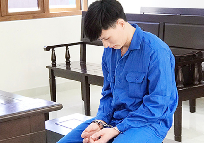 Đang mùa dịch bệnh không có xe khách, Mười chủ yếu xin quá giang xe tải qua nhiều tỉnh thành. Với tội ác của mình, Mưới đã phải trả giá đắt trước pháp luật. Tuy nhiên, vụ án là bài học cảnh giác cho tất cả mọi người, không nên để cửa mở khi ngủ, vì rất dễ khiến kẻ ác đột nhập trộm cắp, giết người.