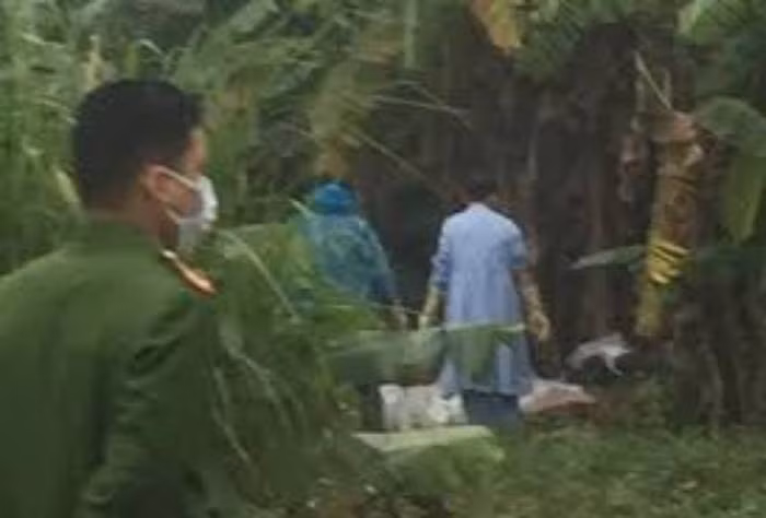 Hai thi thể được tìm thấy được xác định chính là 2 tài xế xe ôm mất tích. Thi thể được tìm thấy đầu tiên là ông Ngô Duy Đ., tử thi còn lại là ông Lương Văn K. Khi đang thực hiện công tác khám nghiệm hiện trường, khám nghiệm tử thi, lực lượng chức năng thấy có người bỏ chạy khỏi ngôi nhà. Khi lực lượng chức năng đuổi theo truy bắt. Đối tượng bỏ chạy chính là Dương Đình Chanh đang trốn sang nhà bố vợ cách đó 100m và tìm cách tự vẫn bằng thuốc cai nghiện, nhưng bất thành.(Ảnh minh họa, nguồn internet)