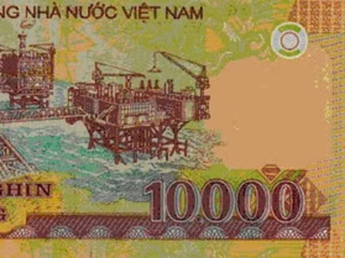 Số là tối 28/12, anh P về nhà trọ than thở bị một vị khách nợ mất 10 nghìn đồng. Theo thỏa thuận, người khách ấy thuê anh P đưa về Hưng Yên với giá 160 nghìn nhưng khi tới nơi, người này chỉ đưa được 150 nghìn đồng, xin khất 10 nghìn. Để làm tin, vị khách ấy có đưa cho anh P một lá đơn xin việc, có đính bức ảnh thẻ. Nhìn tờ đơn, anh K. chỉ chú ý tới vẻ mặt lạnh lẽo, cô hồn trên tấm ảnh nên nhắc anh P đừng tiếc 10 nghìn nữa, sau nếu người này đến cũng không chở. (Ảnh minh họa, nguồn internet)