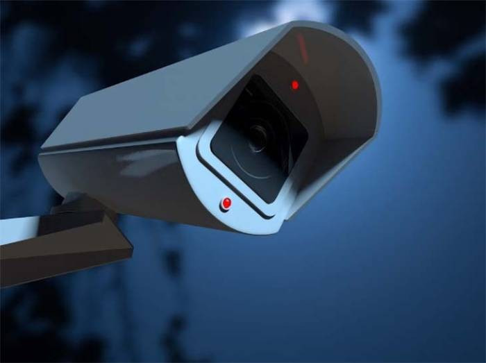 Sau khi rà soát camera an ninh, lực lượng KTHS xác định tại thời điểm đám cháy bùng phát, có 2 chiếc xe máy nghi vấn, mỗi xe đều có 2 người, 1 xe màu đỏ và 1 xe Lead sáng màu. Sau khi sàng lọc kỹ, lực lượng nghiệp vụ đã gửi dữ liệu về chiếc xe Lead về Viện KTHS. (Ảnh minh họa, nguồn internet)