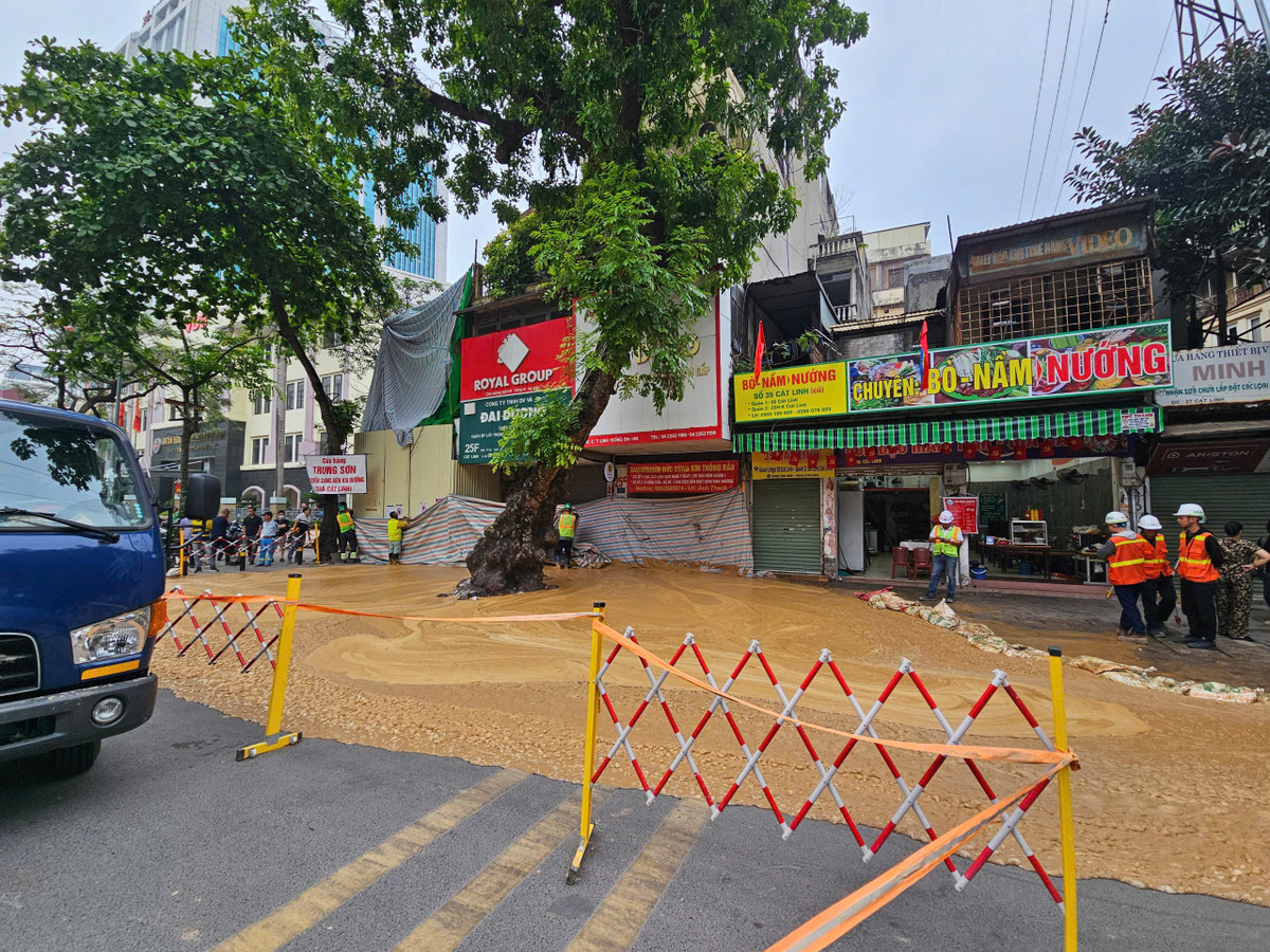 Nơi đây, gần khu vực đào hầm của dự án metro Nhổn - ga Hà Nội.