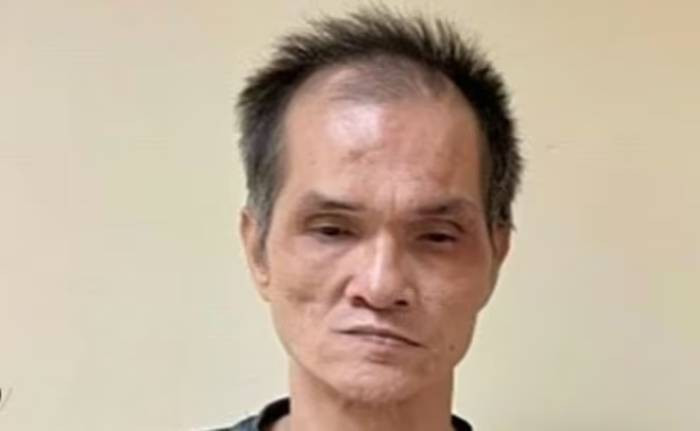 Thời gian sau đó, phía Công an Trung Quốc bắt được 1 đối tượng người Việt phạm tội cướp tài sản. Khi xác định được người này khai tên họ giả, Công an Trung Quốc đã gửi ảnh và dấu vân tay cho Công an tỉnh Quảng Ninh và trinh sát đã xác định kẻ này chính là Vũ Văn Thắng. Sau thời gian thụ án tù ở Trung Quốc, năm 2023 Thắng được trả tự do trước thời hạn. Phía bạn thống nhất sẽ trao trả đối tượng ở cửa khẩu Hữu Nghị. Khi bước qua biên giới, Thắng không thể ngờ được hắn đã được Công an tỉnh Quảng Ninh chờ sẵn. (Ảnh minh họa, nguồn internet)