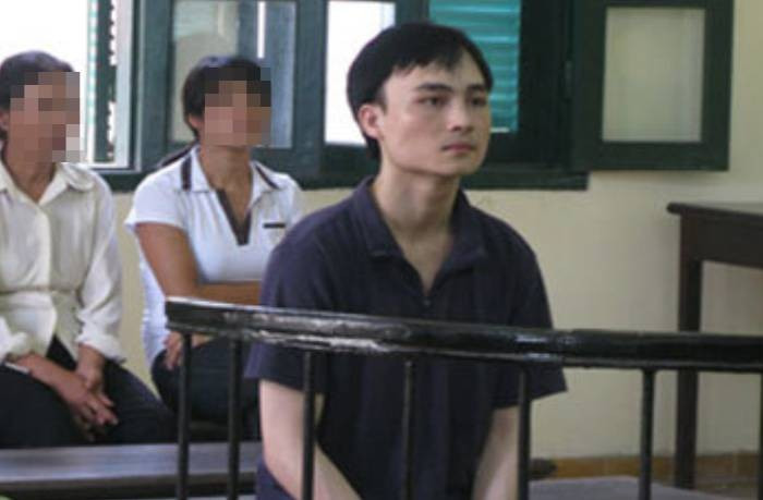 Đến trưa hôm sau, Huy tỉnh dậy, biết mình chẳng thể chết được, gã chạy xuống lễ tân kêu cứu. Sự lệch lạc trong suy nghĩ, sự cuồng dại khi ngộ nhận về tình yêu, sự tàn nhẫn khi đưa ra cách giải quyết mâu thuẫn đã biến Huy thành kẻ giết người. Sau này với tội ác của mình, Huy bị Tòa kết án tù chung thân.