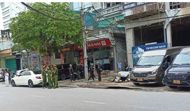 Tháng 10/2014, Nguyễn Anh Tuấn lĩnh án 5 năm tù cùng với vợ chồng chị gái về tội "Cố ý gây thương tích" và "Cho vay lãi nặng". Theo cơ quan điều tra, ông Bùi Hữu Thược - Giám đốc Công ty Sao Khuê (trụ sở tại xã Quảng Thịnh, thành phố Thanh Hóa) từng vay Tuấn số tiền 2 tỷ đồng, nhưng bị tính lãi "cắt cổ", mất khả năng chi trả. Sau đó, Tuấn và đàn em đến uy hiếp, gây thương tích đối với ông này.