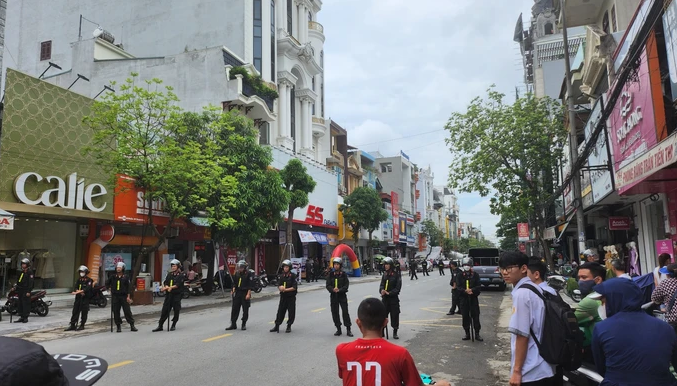 Ở Thanh Hóa, nhiều người biết Tuấn có nhiều đàn em máu mặt, sẵn sàng ra tay khi có lệnh của Tuấn. Từ khi còn trẻ, Tuấn đã dính líu đến các hành vi trộm cắp vặt và gây rối trật tự công cộng, dẫn đến nhiều lần bị bắt giữ và kết án tù. Sau mỗi lần ra tù, thay vì hoàn lương, Tuấn tiếp tục xây dựng thế lực trong giới giang hồ, chiêu mộ đàn em và mở rộng hoạt động phạm pháp.