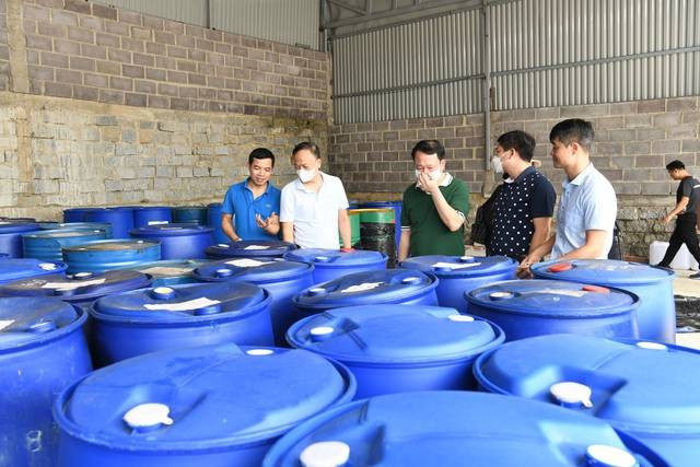 Rạng sáng 22/3, gần 200 cán bộ, chiến sĩ của Bộ Công an, Chi cục Hải quan tỉnh Khánh Hòa, Cục Hải quan (Bộ Tài chính), VKSND Tối cao đã đồng loạt tấn công, bắt giữ các đối tượng đang có hành vi sản xuất trái phép chất ma túy. Tại cơ sở sản xuất, lực lượng chức năng thu giữ 118kg ketamine thành phẩm, 160 lít dung dịch ketamine, 17 tấn hóa chất, cùng dây chuyền, thiết bị phục vụ sản xuất ma túy.