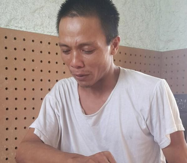 Tại cơ quan điều tra, Phan khai nhận, sáng 6/9, đối tượng hẹn chị T. đi ăn sáng rồi cả hai vào nhà nghỉ. Khi đi, chị T. có mang theo 40 triệu đồng và đi xe máy riêng. Tới 12h cùng ngày, sau khi ân ái, giữa hai bên xảy ra mâu thuẫn, cãi vã. Đỉnh điểm, Phan bóp cổ người tình tới bất tỉnh. Chưa dừng lại ở đó, đối tượng tiếp tục dùng ghế đập liên tiếp nhiều nhát vào gáy chị T. Gây án xong, Phan lấy tài sản của nạn nhân rồi rời khỏi hiện trường. Toàn bộ tài sản hung thủ cướp được đều nướng vào lô đề, cờ bạc và ăn nhậu.