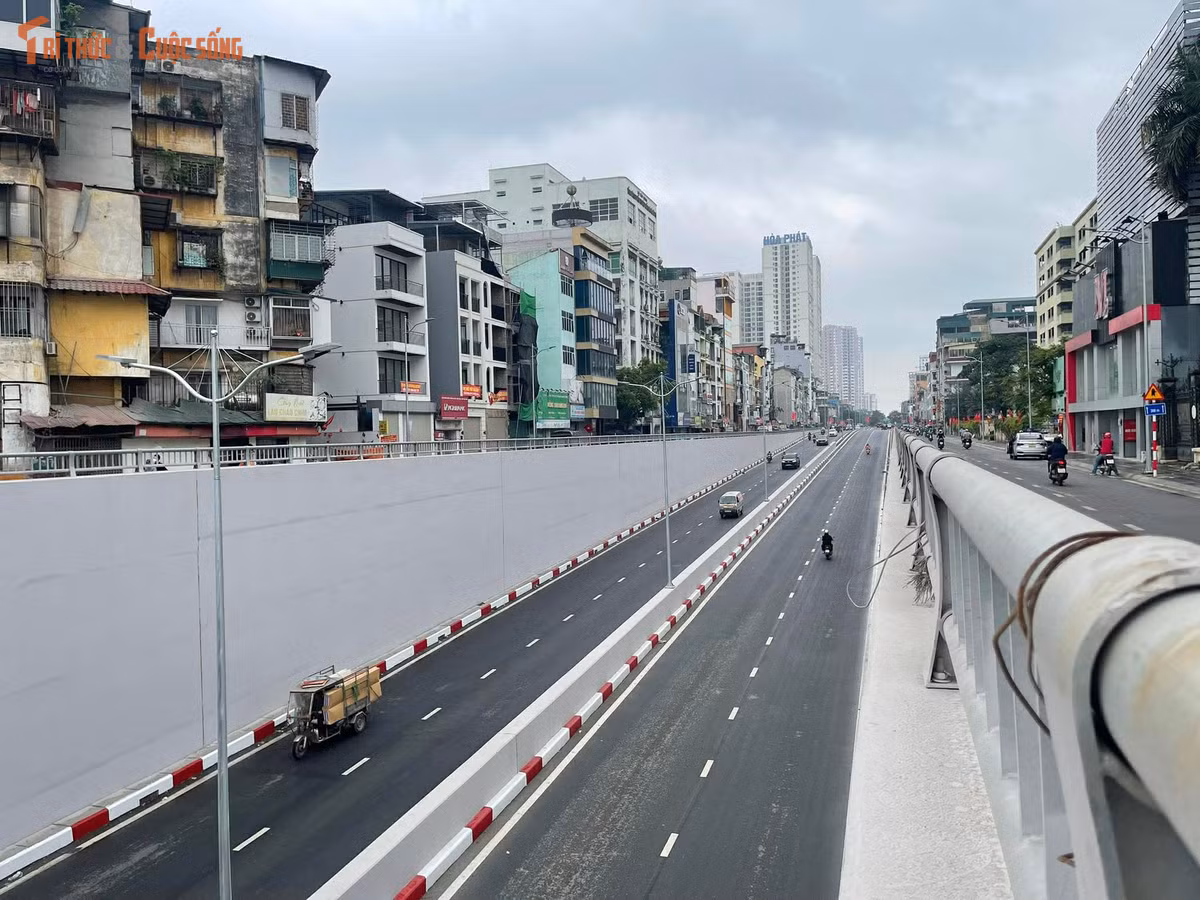 Trước đó, ngày 10/2 vừa qua, dự án đường Vành đai 2,5 đoạn Đầm Hồng - Quốc lộ 1A đã thông xe kỹ thuật, bảo đảm kết nối đồng bộ với kế hoạch thông xe kỹ thuật của dự án hầm chui đường Vành đai 2,5 - Giải Phóng.