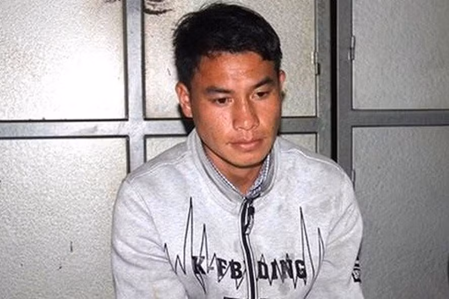 Ở khu vực đồi ngô, Lủ áp sát, khống chế và cưỡng bức nạn nhân. Sau đó, thấy nạn nhân có phản ứng gay gắt, sợ sự việc bị bại lộ, Lủ lập tức dùng đá đập liên tiếp vào đầu chị L. cho đến khi tử vong. Gây án xong, Lý Láo Lủ trở về nhà thay quần áo, tắm giặt như chưa hề có chuyện gì xảy ra. Với hành vi phạm tội của mình đối tượng đã phải trả giá đắt trước pháp luật.