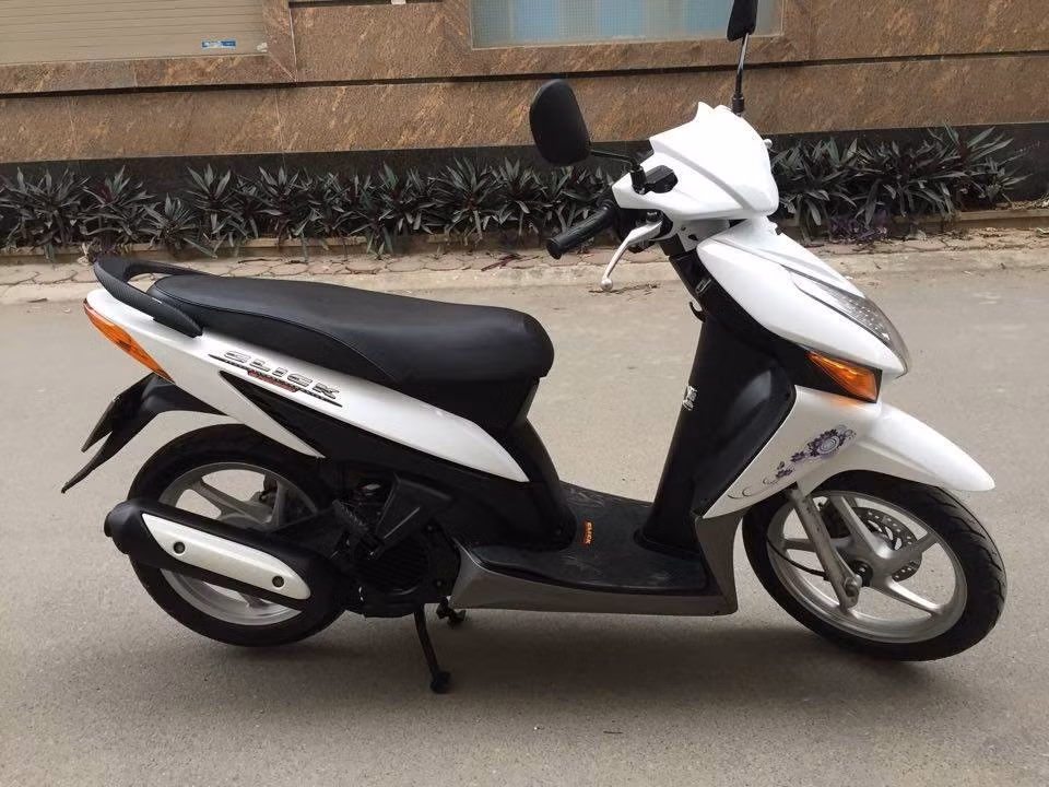 Nam thanh niên ngồi sau đi vào nhà anh T, còn người đàn ông kia quay xe bỏ đi. Sau khi anh này đến, nạn nhân đóng cửa lại. Đến chiều ngày 1/10/2014, chiếc xe tay ga của nạn nhân được tìm thấy ở ven tường rào của một trường đại học ở Đà Nẵng. Từ manh mối chiếc xe, cơ quan chức năng đã kiểm tra camera giao thông và bước đầu xác định được hung thủ chính là đối tượng đã đến nhà nạn nhân vào chiều tối hôm trước. (Ảnh minh họa, nguồn internet)