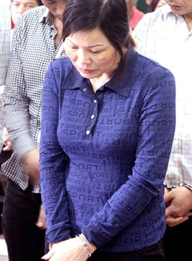 Sáng ngày 27/5/2011, TAND Thành phố Hà Nội mở phiên xử và tuyên phạt chung thân đối với ba bị cáo Chinh và 2 đối tượng khác. Các bị cáo còn lại nhận mức án từ 18 tháng tù đến 18 năm 6 tháng.