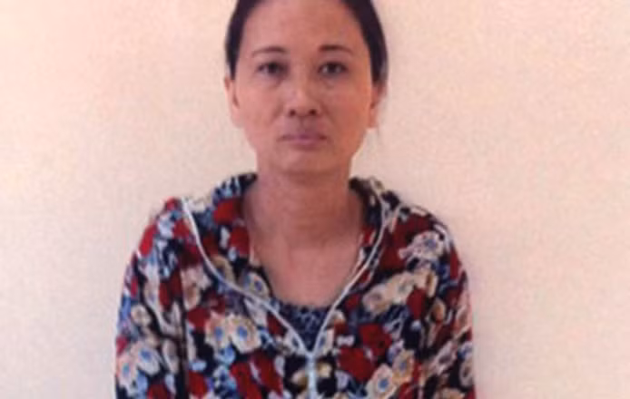 Khi được hỏi về việc này, anh C. cũng thừa nhận, Thúy là bạn gái. Khi được triệu tập lên làm việc, Thúy khai rõ ràng lịch trình của mình trong ngày 28/5, tuy nhiên, nhiều chi tiết bất nhất, nhiều mốc thời gian, địa điểm không đúng. Bằng các biện pháp nghiệp vụ, cuối cùng, các điều tra viên cũng khiến Thúy phải bước đầu thừa nhận gây ra cái chết cho chị T. Theo đó, Thúy và anh C, nảy sinh mối quan hệ bất chính.